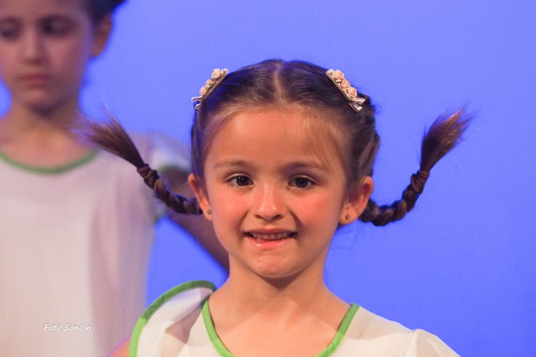 Primo piano di una giovane ballerina